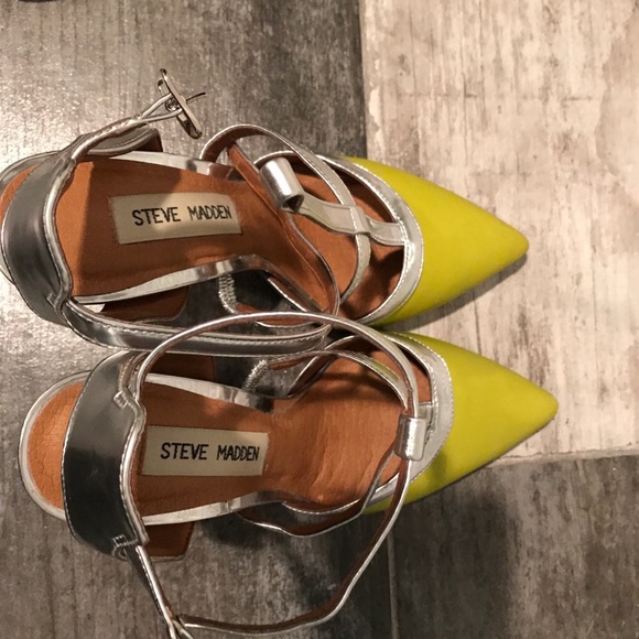 STEVE MADDEN Pointed Heels - Picture 3 of 6